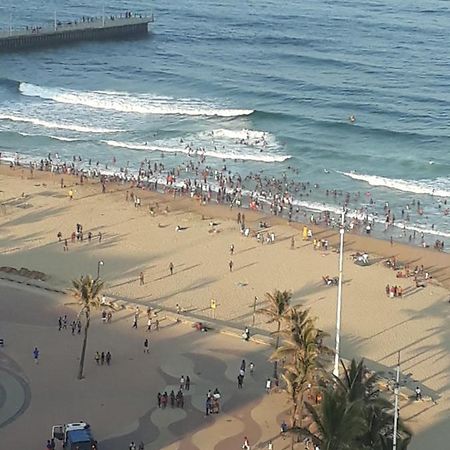 Into The Blue On The Beach Durban Eksteriør billede